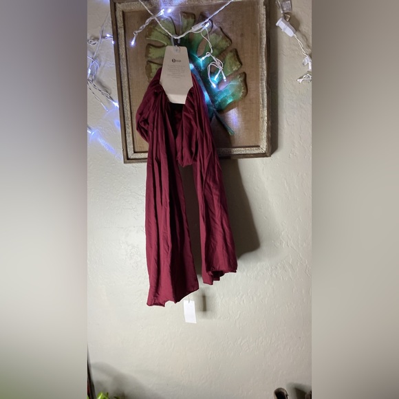 GreenLabel SCARF NWT long wrap around pretty wine burgundy color - Picture 3 of 8